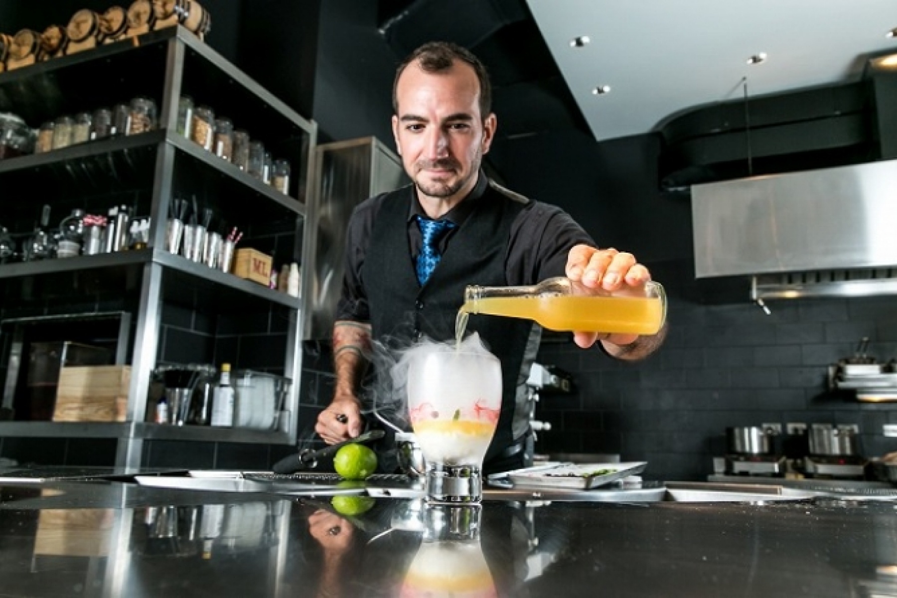 シカゴ発、驚きの発想の連続！
噂のカクテル・レストランへ
＜前編＞