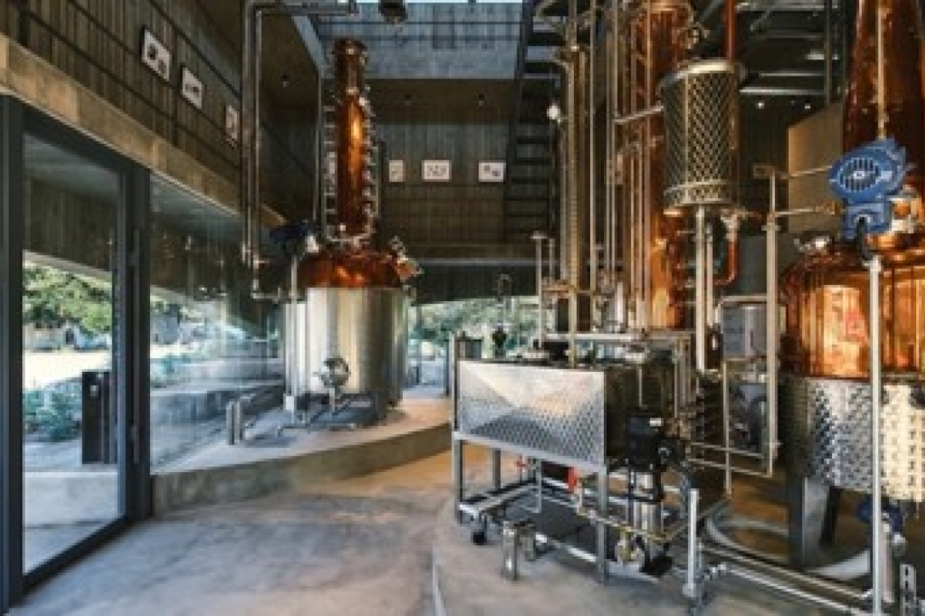 越後薬草蒸留所